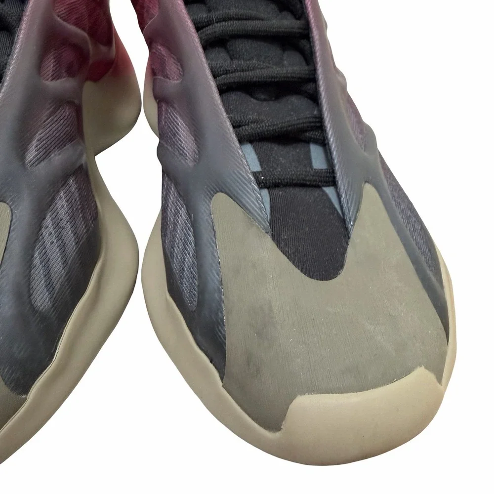 Adidas Yeezy 700‎ V3 'Fade Carbon' Lace Up Athletic Sneakers Men's Size 9 GW1814